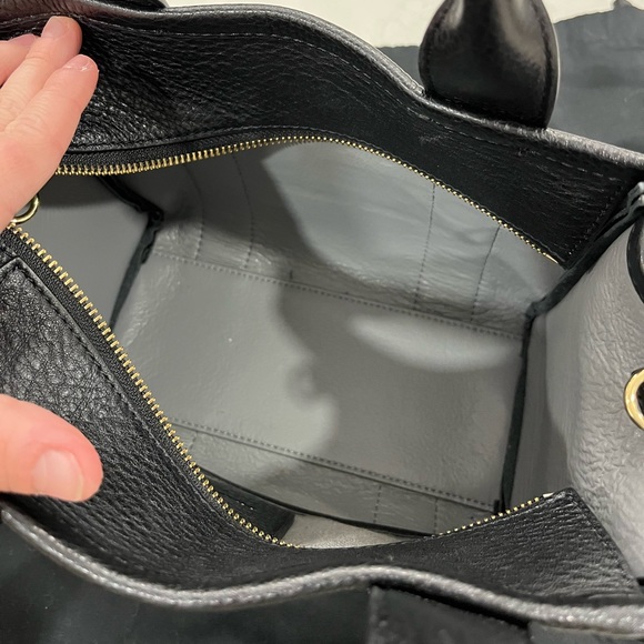 Marc Jacobs Black Leather ‘The Mini Traveler’ Tote Bag - Picture 6 of 9